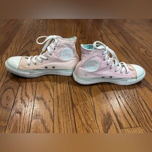 Converse High-Top Sneakers in Light Pink with Mint Accents - women’s size 5